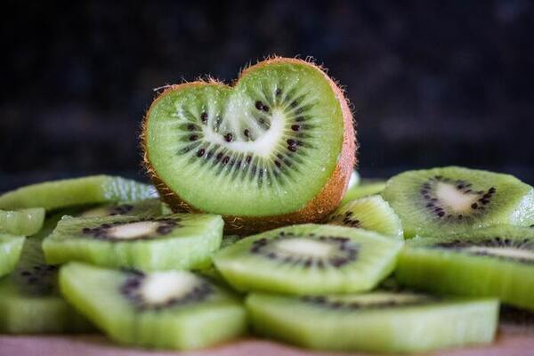 Des Kiwi sous forme de coeur
